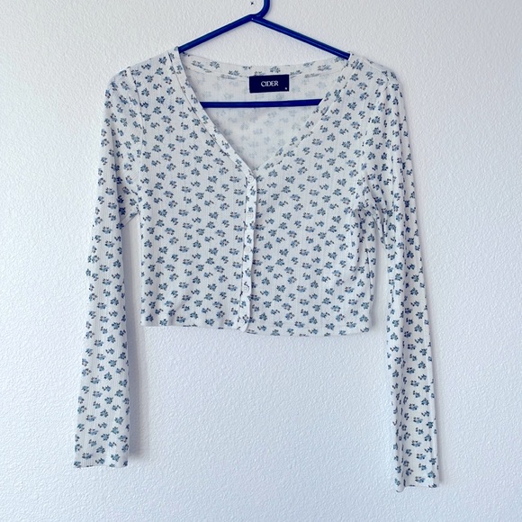 Adorable Cider Floral Pattern Long Sleeve Crop, Small - Picture 2 of 9